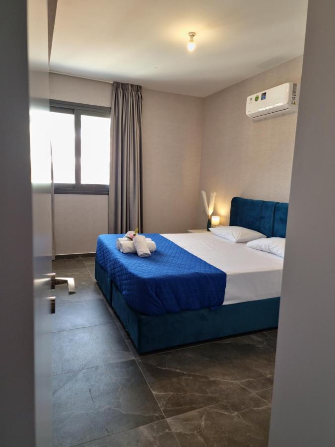 Carisa Deluxe Apartment With Jacuzzi Ларнака Екстер'єр фото