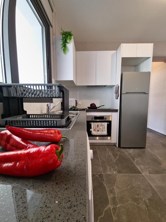 Carisa Deluxe Apartment With Jacuzzi Ларнака Екстер'єр фото