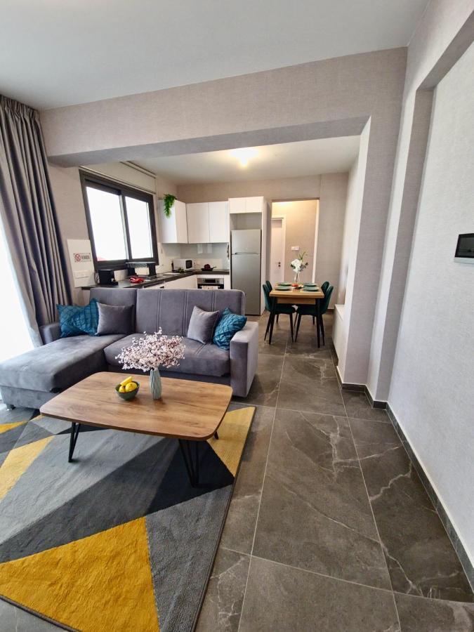Carisa Deluxe Apartment With Jacuzzi Ларнака Екстер'єр фото