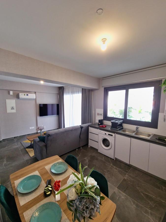 Carisa Deluxe Apartment With Jacuzzi Ларнака Екстер'єр фото